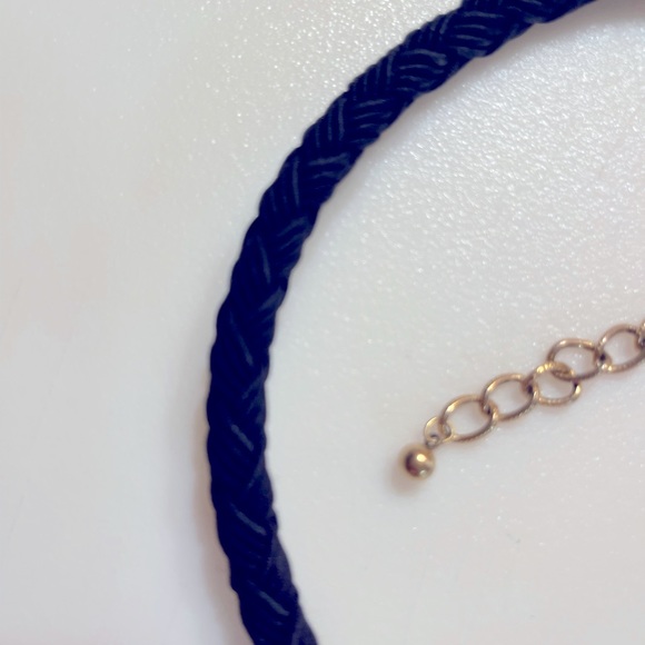 Vintage black choker with gold leaf detail - Picture 2 of 3